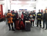 Mikołaje ze straży pożarnej w Grębowie obdarowali małego Fabianka. Jego rodzina straciła dom w pożarze