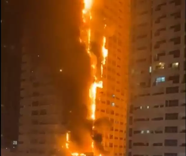W ZEA wybuchł pożar. Ogień zajął 36-piętrowy budynek