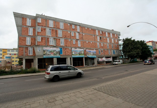 W Koszalinie spadły ceny mieszkańCeny mieszkań dwupokojowych z większym metrażem (około 40 metrów kwadratowych), w Koszalinie zaczynają się od około 100 tysięcy złotych.