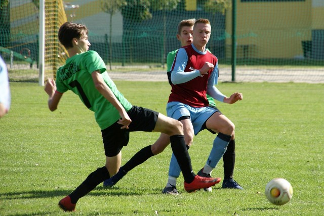 Czarni Połaniec 3:0 pokonali Victorię 2015 Skalbmierz w Świętokrzyskiej Lidze Juniorów Młodszych.