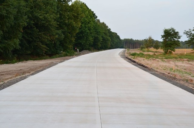 Opole ma już drogę z betonu. Powstała w Dobrzeniu Wielkim, ale teraz jest w granicach miasta. Problemów z nią nie ma.