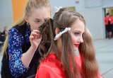 XVII Wojewódzki Turniej o tytuł "Najlepszy uczeń w zawodzie fryzjer" w Krośnie. Najzdolniejsi młodzi fryzjerzy w akcji [DUŻO ZDJĘĆ]