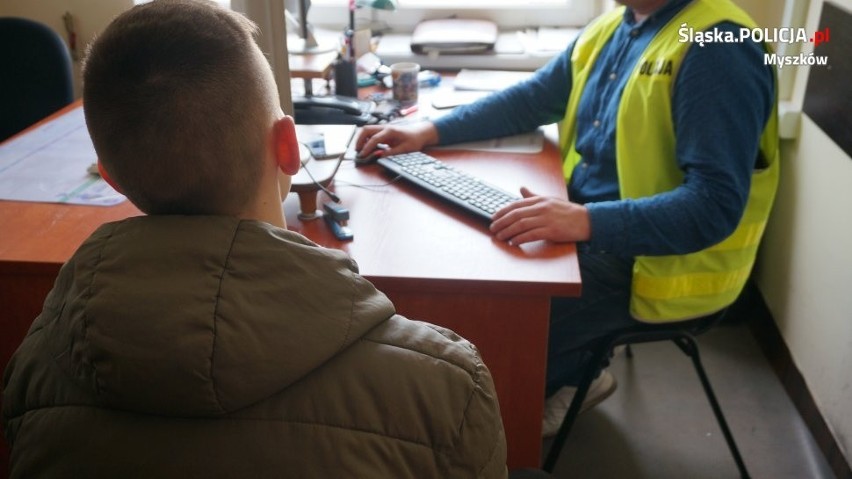 Mieszkańcy Myszkowa znaleźli kart bankomatową i robili nią...