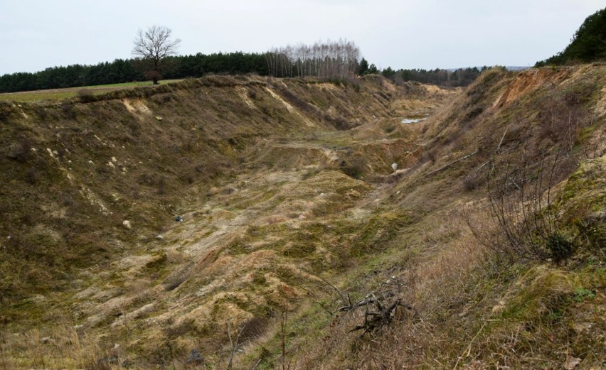 Mieszkańcy kilku wsi w gminie Iłża nie chcą wysypiska śmieci w Pieńkach w pobliżu ujęcia wody pitnej. Zobaczcie zdjęcia
