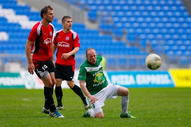 Rafał Grzelak (z lewej) zagra w Koronie Kielce