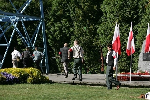 Obrona wieży spadochronowej w Katowicach 2013