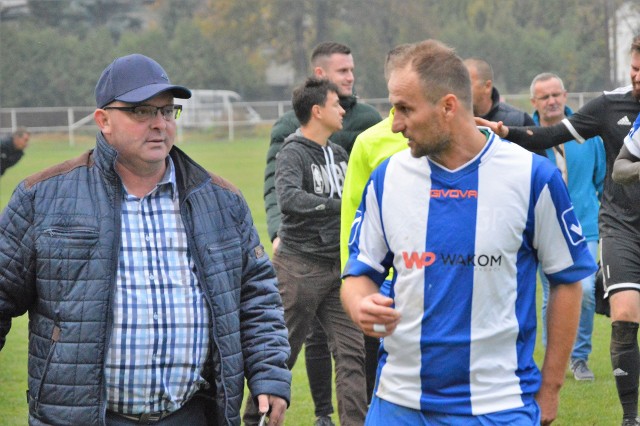 Grzegorz Pater (z prawej), kiedyś jeden z czołowych graczy Wisły Kraków, teraz zajmuje się organizacją futbolu w Orle Ryczów (powiat wadowicki), z którym awansował do półfinału Pucharu Polski w Małopolsce.