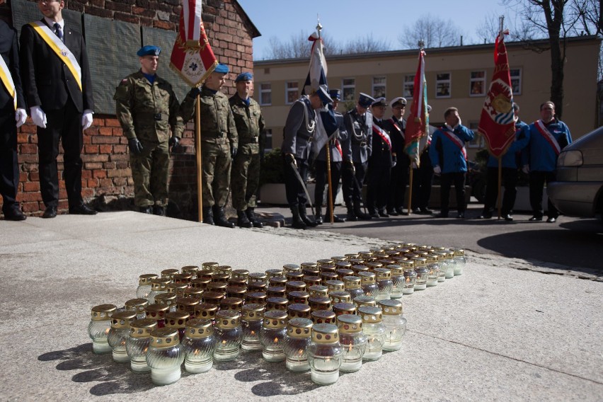 8. rocznica katastrofy smoleńskiej. Ponad 200 osób na...