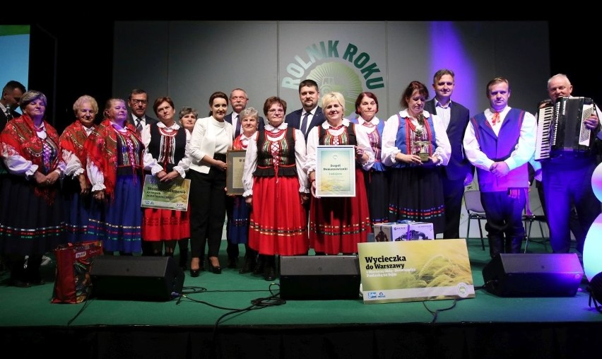 Laureaci z powiatu kieleckiego na gali Rolnik Roku 2018 w Kielcach. Tak odbierali laury i się bawili                                 