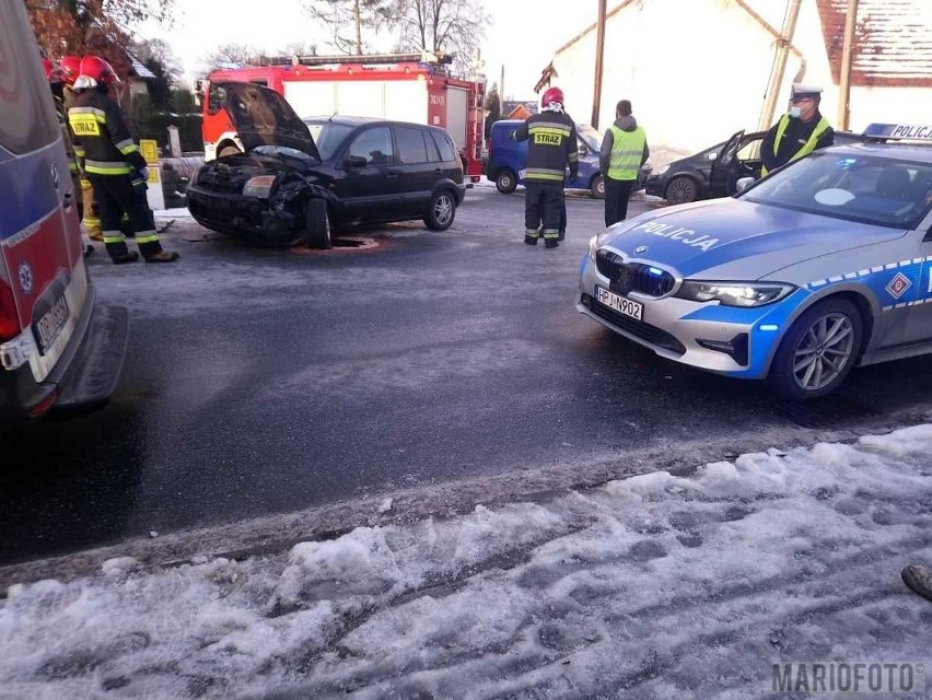 Zderzenie dwóch samochodów w Domecku.