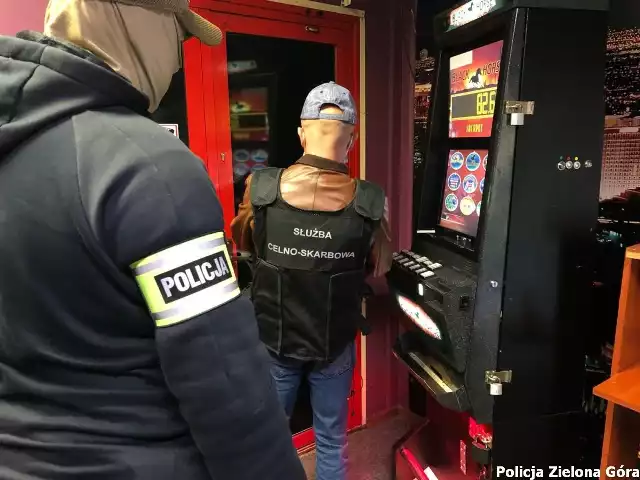 Sulechowscy policjanci i funkcjonariusze Krajowej Administracji Skarbowej kolejny raz zlikwidowali nielegalny salon gier hazardowych w Sulechowie