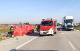 Tragiczny wypadek na autostradzie pod Tuszynem. Ciężarówka staranowała auto ekipy Budimeksu. Pracownik zginął na miejscu