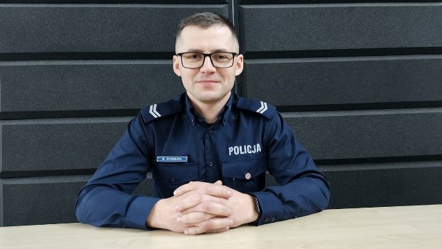 St. sierż. Mateusz Ściebura, to policjant, który w Częstochowie wygrał konkurs na najlepszego dzielnicowego