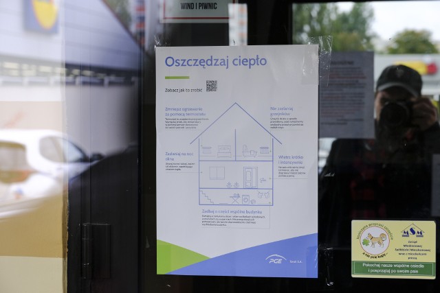 Spółdzielnie mieszkaniowe i PGE Toruń zachęcają mieszkańców do oszczędzania energii. Do sieci PGE podłączonych jest już 70 proc. odbiorców, na bieżąco nadal spływają kolejne prośby o włączenie ogrzewania.