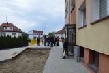 Teren przy ul. Koszalińskiej w Miastku będzie piękny, ale co ze śmietnikami. Gorąca wizja lokalna (ZDJĘCIA) 