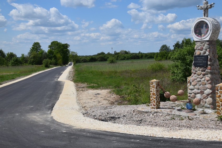 Są trzy nowe drogi w gminie Gowarczów. Sprawdź gdzie