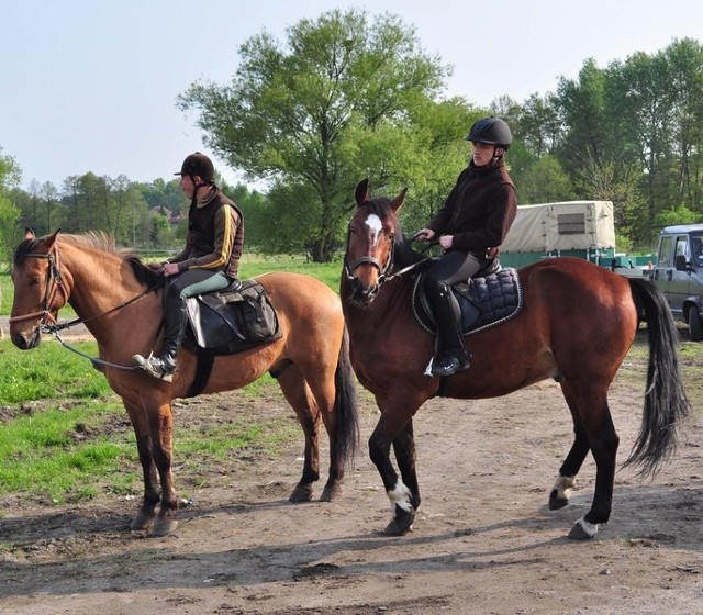 Koń i człowiek to najlepsi przyjaciele - przekonują uczestnicy Wiosennego Rajdu Konnego.