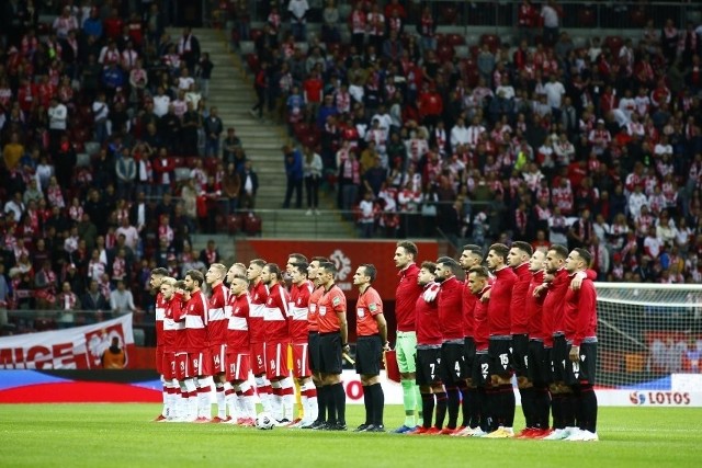 Sobotni mecz Albanii z Węgrami i zwycięstwo naszych najbliższych rywali 1:0 oznacza, że wtorkowe spotkanie Polski będzie tym o wszystko. Utrata trzech punktów pozbawi nas szans na dostanie się na katarski mundial. Paulo Sousa musi wystawić optymalną jedenastkę, aby nie mieć wątpliwości, że wygramy to starcie. Jak zagramy z Albanią? Ustawienie 1-3-4-1-2. Sprawdźcie!