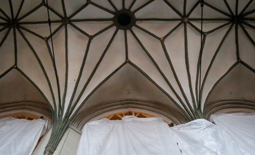 Tajemnice sprzed kilkuset lat wychodzą na światło dzienne podczas ratowania Bazyliki Świętego Mikołaja w Gdańsku