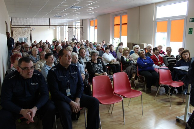 Sala była wypełniona po brzegi.