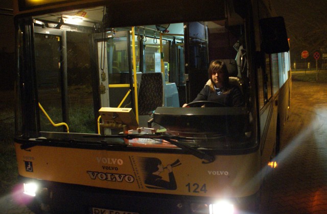 Marta Koszela za kierownicą autobusu KLA