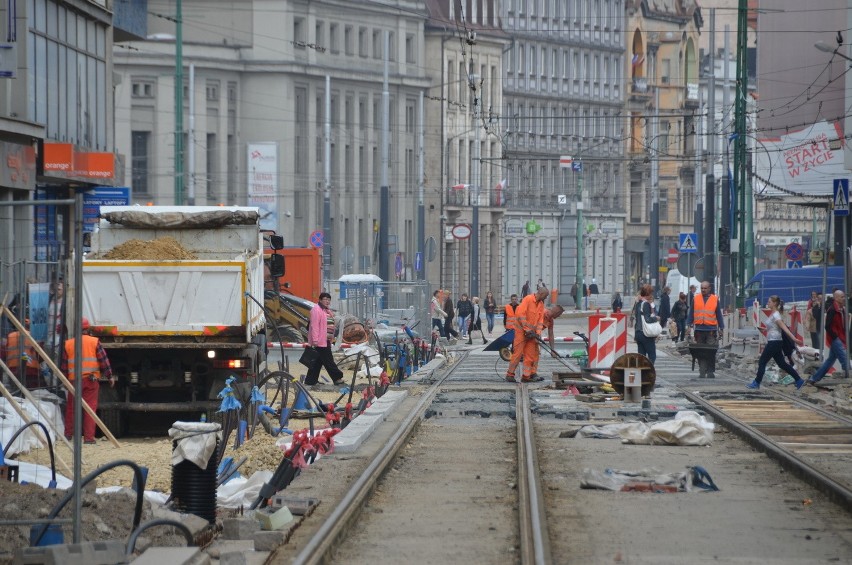 Katowice: Rozpoczął się montaż elewacji na Galerii Katowickiej [ZDJĘCIA]