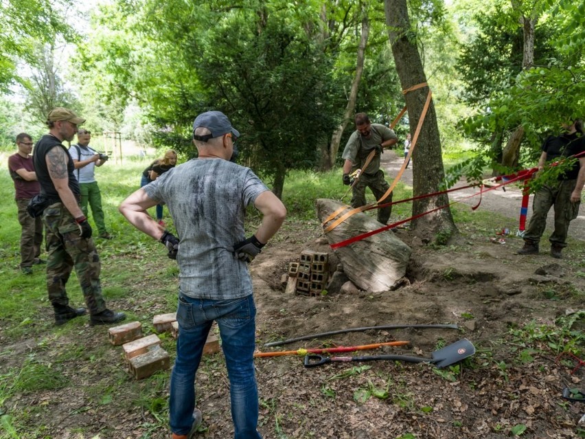 Na dawnym cmentarzu odkryli kawałek historii Warszewa. Zobacz zdjęcia