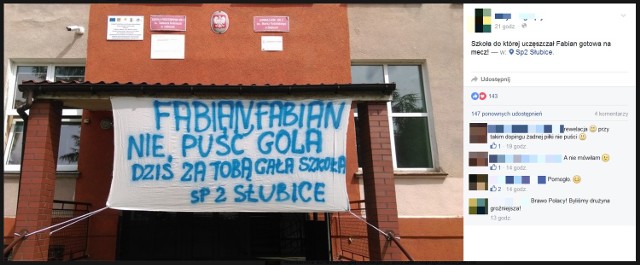 Tak wyglądało wejście do Szkoły Podstawowej nr 2 w Słubicach w czasie, gdy Łukasz Fabiański stał w bramce w meczu z Niemcami.