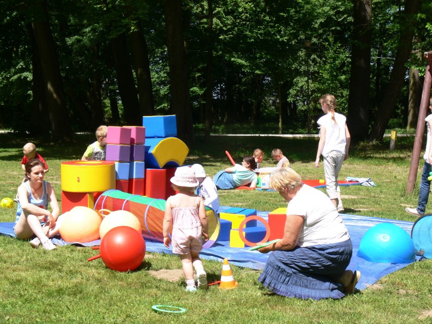 Piknik rodzinny w grębowskim ośrodku ze wspólną zabawą i prezentacją 