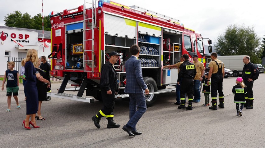 Strażacy z Nowej Wsi w gminie Kozienice mają nowy samochód. Odbył się odbiór techniczny pojazdu. Zobaczcie zdjęcia