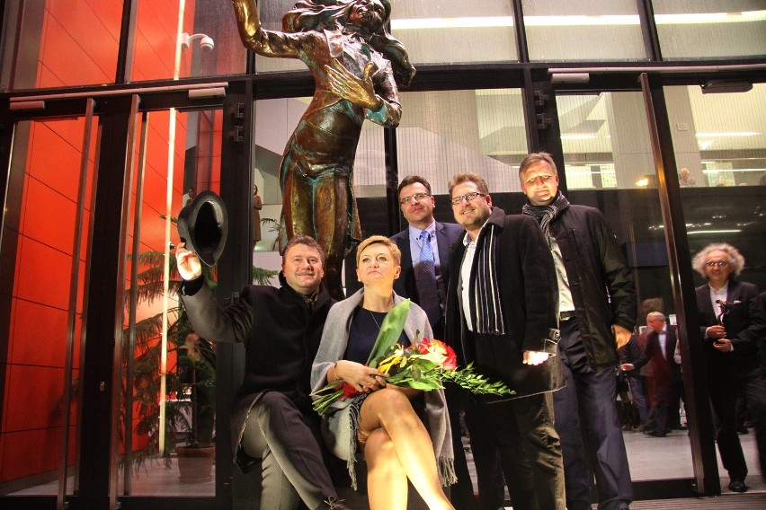 Rzeźba Drygenta odsłonięta pod Filharmonią Świętokrzyską