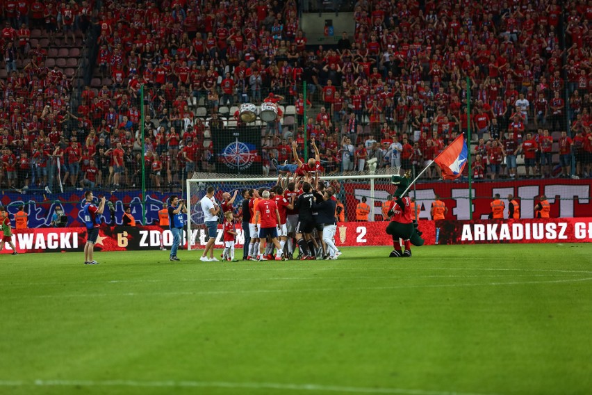 Wisła Kraków - Lech Poznań: Fantastyczne pożegnanie Pawła Brożka z kibicami „Białej Gwiazdy"! Gol w ostatnim meczu w ostatniej minucie!  