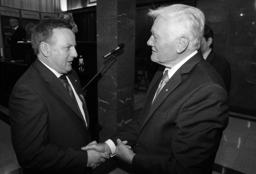 Jerzy Bańkowski z prezydentem Litwy Valdasem Adamkusem,...