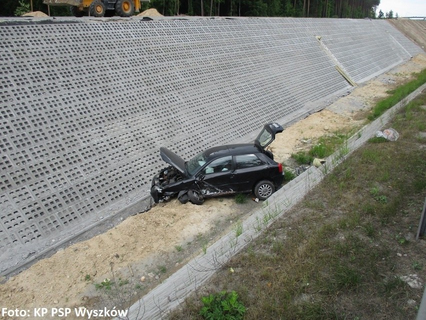 Wypadek na remontowanym odcinku S8. Jedna osoba w szpitalu [ZDJĘCIA] 