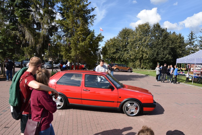 Miłośnicy grupy VAG Royal zjechali na zlot samochodów do Golubia-Dobrzynia