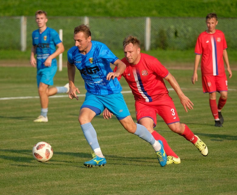 Sokół Kolbuszowa Dolna zmierzy się na własnym stadionie z...