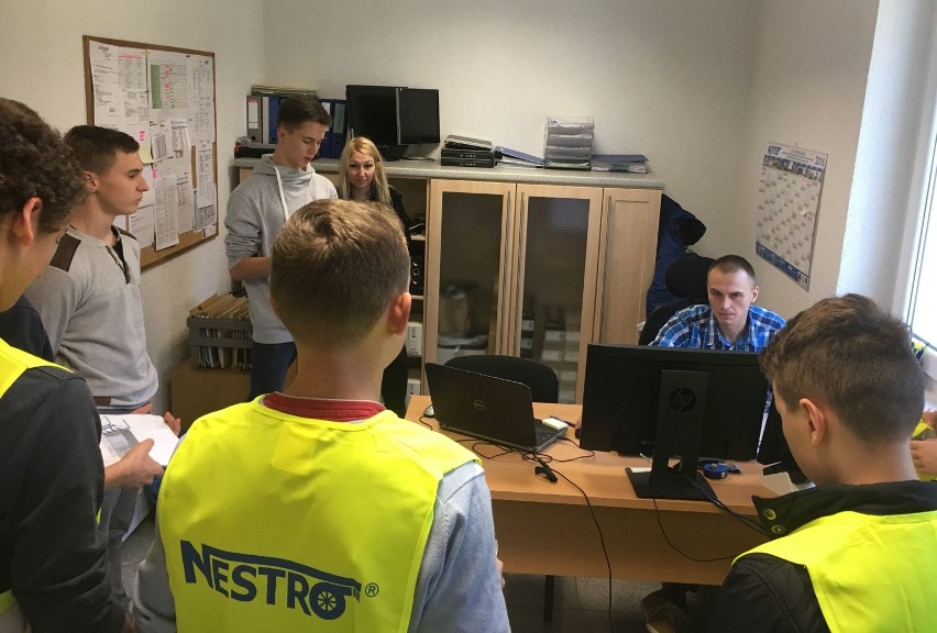 Dzień Odkrywców Zawodów w firmie Nestro-Netecs w Starym...
