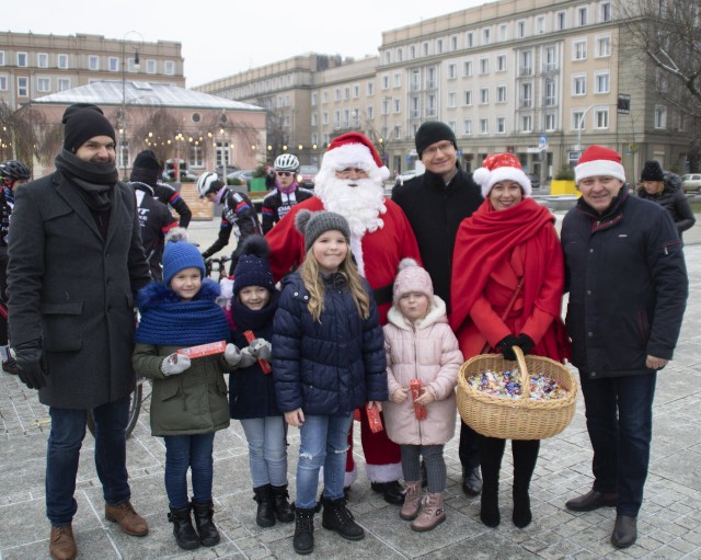 Mikołajkowy korowód przejechał ulicami Częstochowy