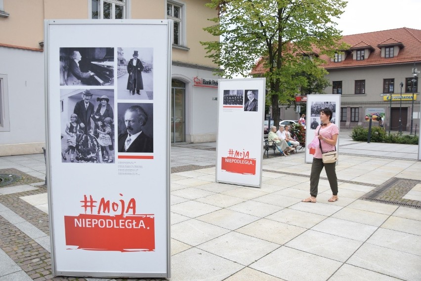 Rynek w Krzeszowicach z "Ojcami Niepodległości". Edukacja na biało-czerwonym szlaku