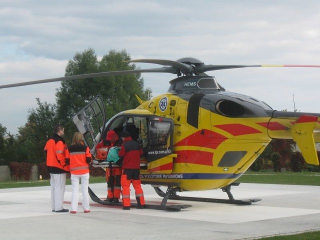 Pacjenta przetransportowano śmigłowcem do szpitala wojewódzkiego w Zielonej Górze
