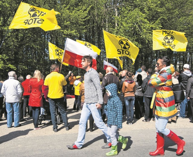 Przeciwnicy lokalizacji elektrowni jądrowej w Gąskach szukają każdej okazji, by manifestować swoje „nie” dla atomu.