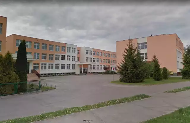 W Szkole Podstawowej nr 17 w Koszalinie zakażenie koronawirusem potwierdzono u jednego z nauczycieli.