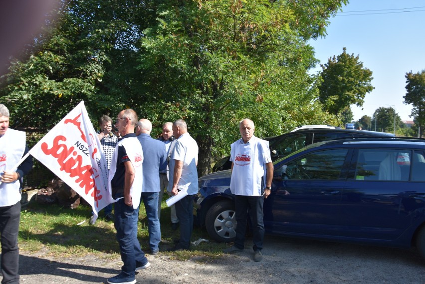 Protest przed zakładem SoNa Koziegłówkach