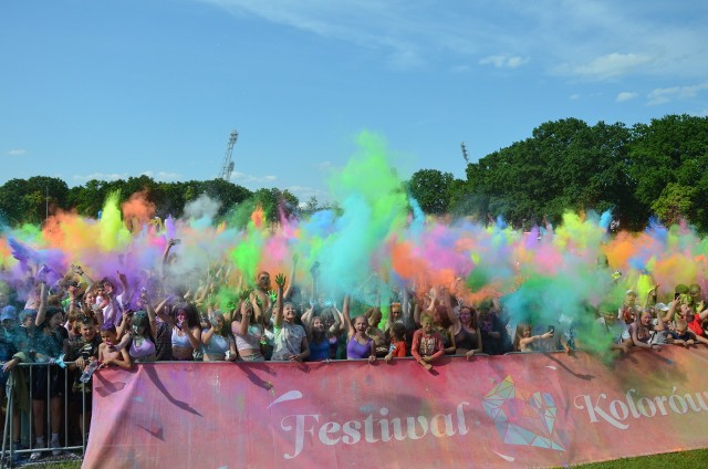 To już kolejny festiwal kolorów, który tradycyjnie odbywa się na Polach Marsowych przy AWF-ie we Wrocławiu.