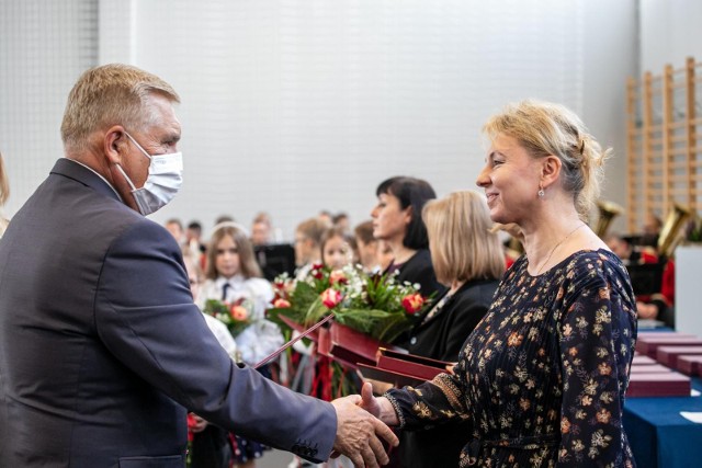 Dzień Nauczyciela w Białymstoku. Prezydent nagrodził kilkuset nauczycieli