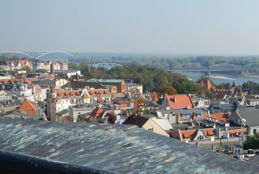 Z tej perspektywy- wieży ratusza staromiejskiego w Toruniu -...