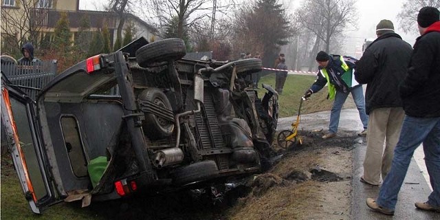 Na miejscu zginął pasażer volkswagena. Wszyscy ranni także podróżowali tym samochodem.