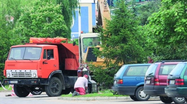 Przebudowa ulicy Kazańskiej potrwa do połowy października. Przedsiębiorstwo Budownictwa Komunalnego z Łomży za blisko milion złotych wykona m.in. nową nawierzchnię ulicy, a także zatoczkę autobusową.