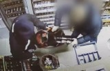 Napadali na sklepy monopolowe we Wrocławiu i terroryzowali sprzedawców. Rozboje zostały nagrane przez kamery monitoringu! 