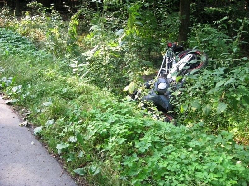 Na miejscu mundurowi ustalili, że kierujący motocyklem marki...